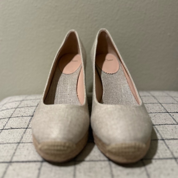 J. Crew Seville Wedge Espadrille Metallic Gold Round Toe Slip On Pump Size 9.5 - Picture 2 of 8